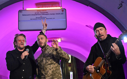 Bono i The Edge w kijowskim metrze