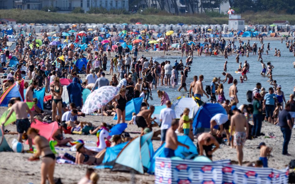 Podróże 2025. Jak je dobrze zaplanować, nie tracąc zbyt dużo urlopu?