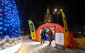 Wewnątrz punktów serwowane są gorąca herbata i kawa