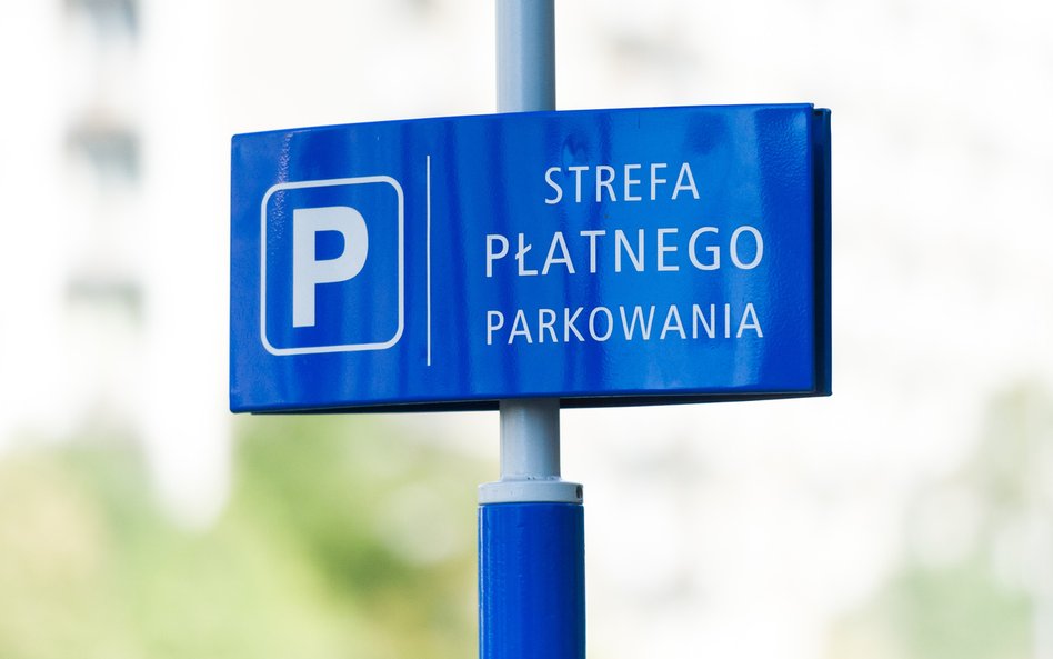 Rosną strefy płatnego parkowania. A kierowcy płaczą i płacą