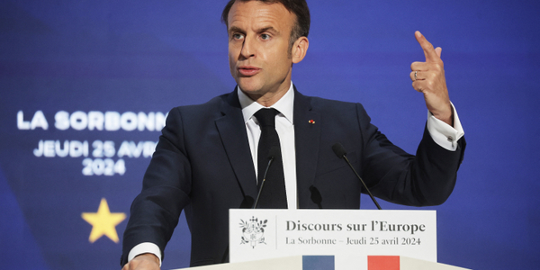 Jędrzej Bielecki: Macron ostrzega, że Unia może umrzeć