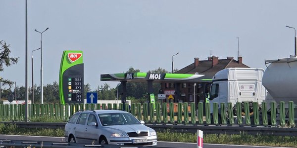 Konstytucjonaliści: nadzwyczajny podatek paliwowy to niedopuszczalna konfiskata