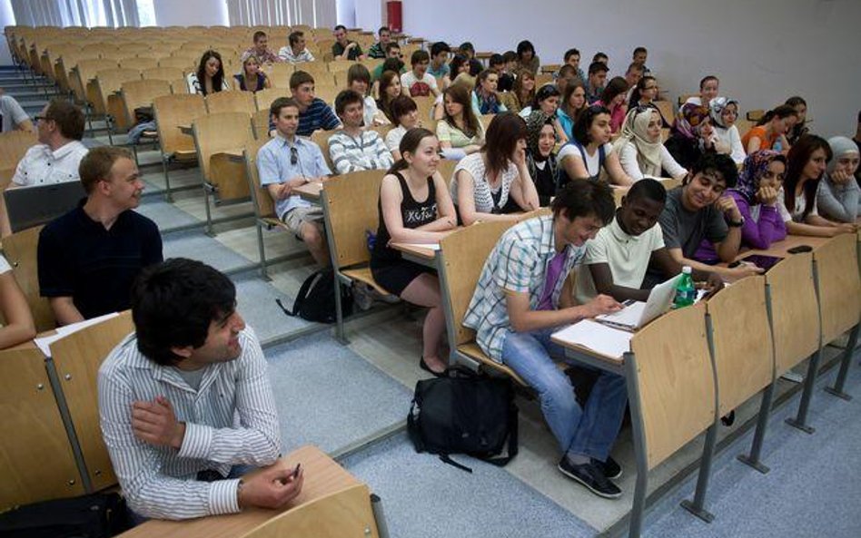 LLM Law (Master of Laws) to dyplom coraz bardziej doceniany przez pracodawców.