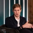 Mati Staniszewski w trzy lata zbudował start-up, dający głos AI, a wartość jego biznesu w tym czasie