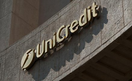UniCredit zwiększy odpisy z powodu wirusa
