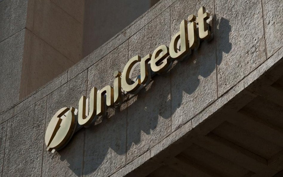 UniCredit zwiększy odpisy z powodu wirusa