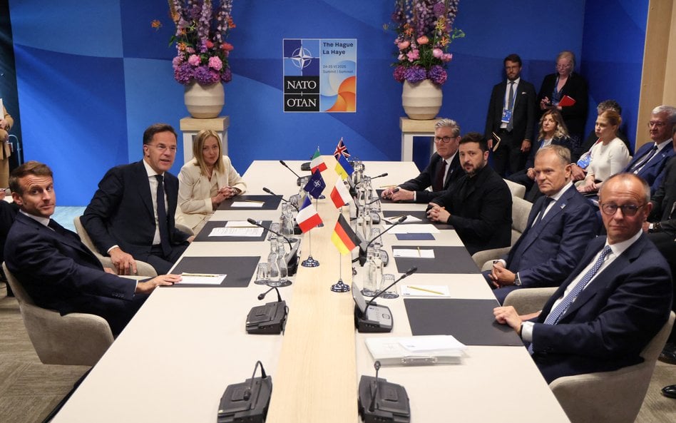 Prezydent Francji Emmanuel Macron, Sekretarz Generalny NATO Mark Rutte, Premier Włoch Giorgia Meloni