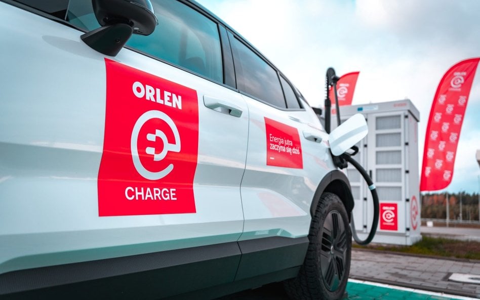 Na MOP Olsztynek Orlen uruchomił pierwszy hub szybkiego ładowania o mocy 400 kW