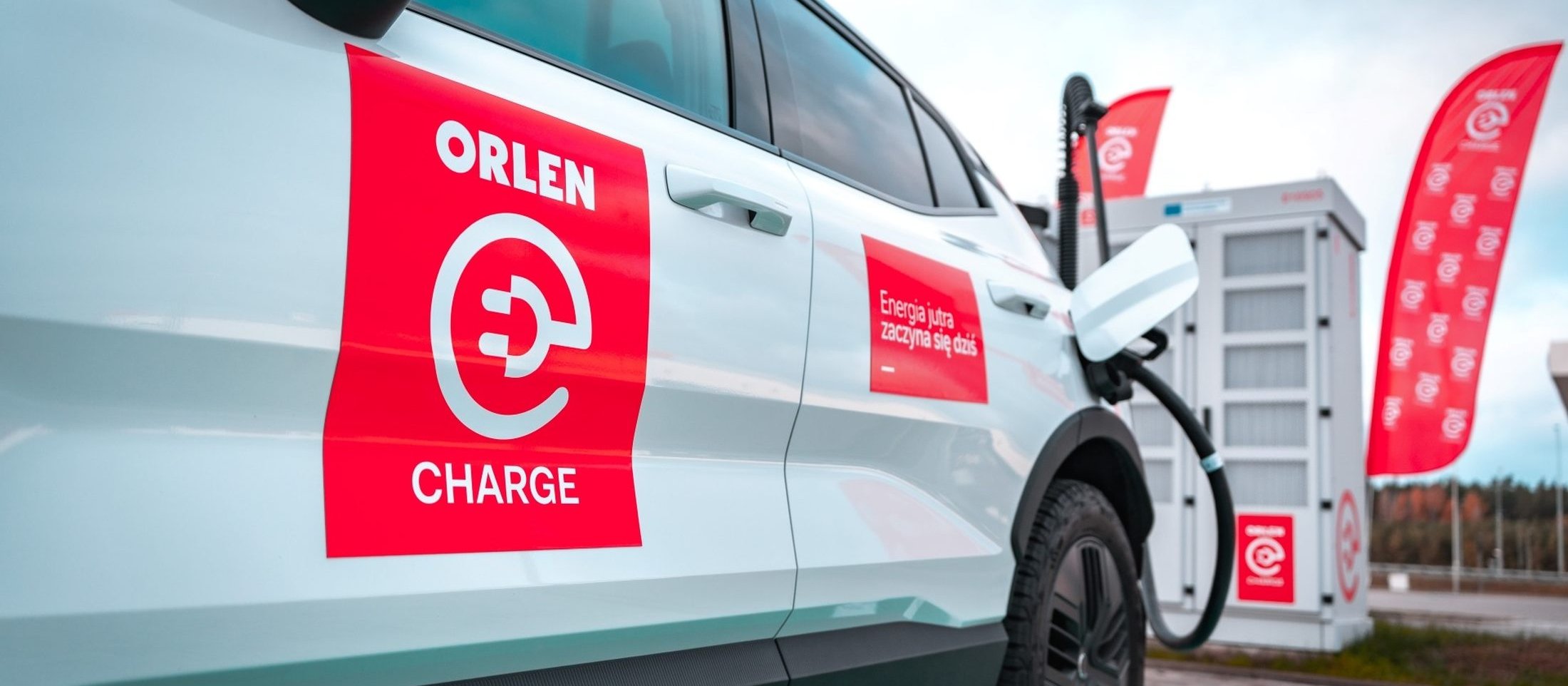 Nowa jakość ładowania w Polsce. Orlen uruchamia huby szybkiego ładowania