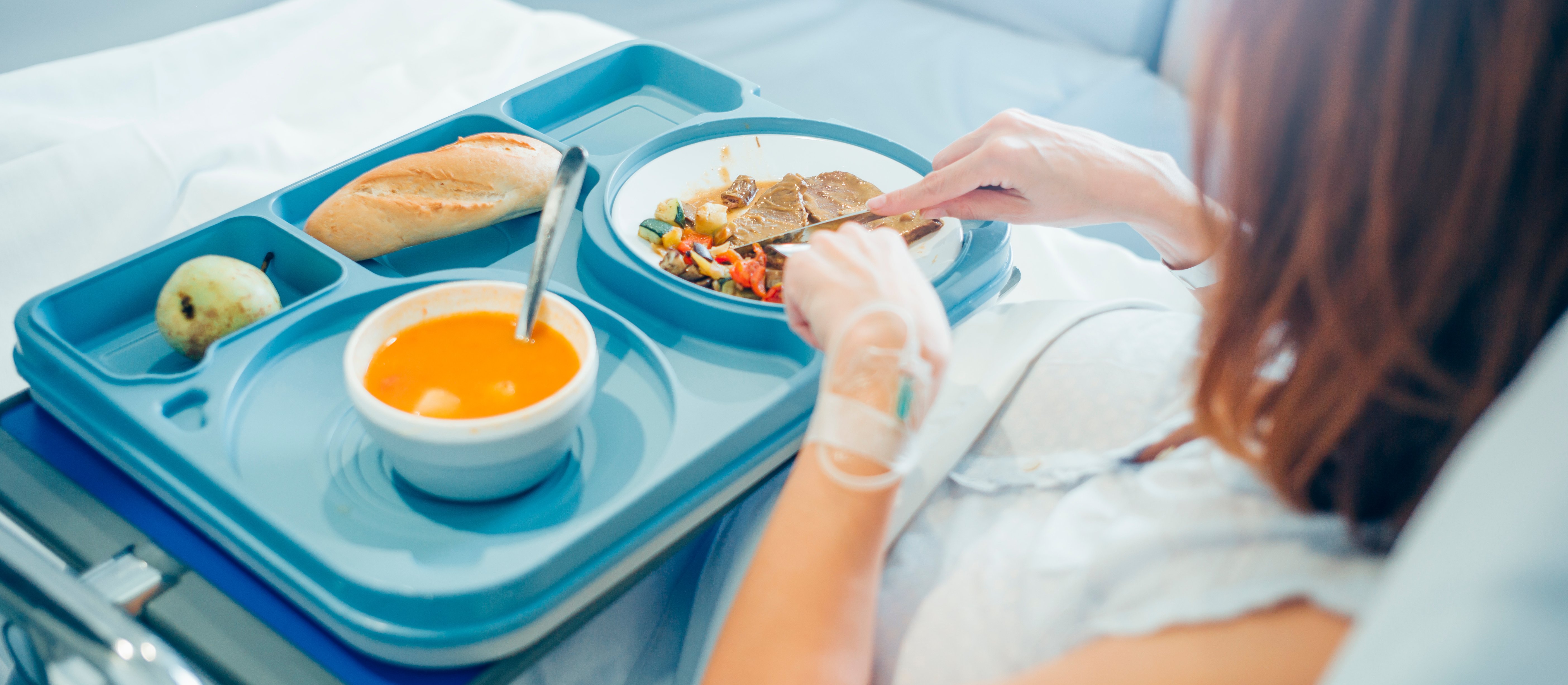 Nowy standard żywienia w szpitalach: NFZ dopłaci ponad 20 zł do dziennej stawki