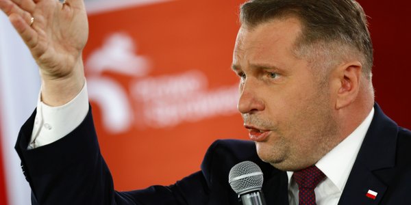 Mateusz Morawiecki wygrywa z Przemysławem Czarnkiem 3:1. Wyniki sondażu