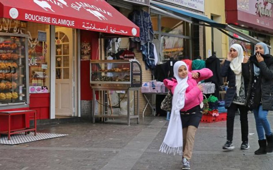 Bruksela, dzielnica Molenbeek. Już teraz ponad 40 procent mieszkańców to muzułmanie