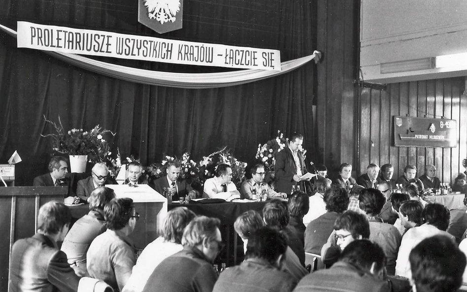 Szczecińskie negocjacje Międzyzakładowego Komitetu Strajkowego i Komisji Rządowej. Przemawia Marian 