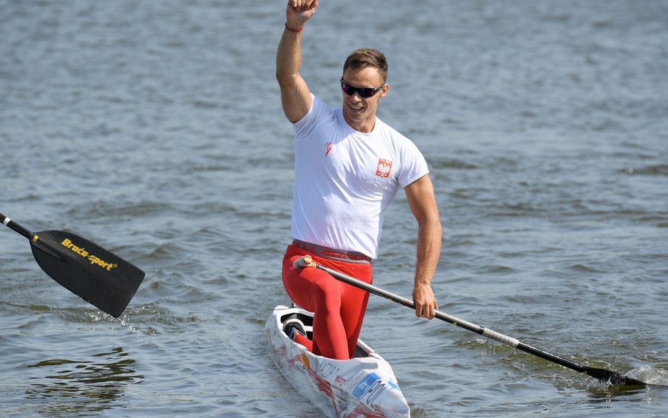 Tomasz Kaczor cieszy się ze zwycięstwa na 1000 m w Europejskich Igrzyskach w Mińsku