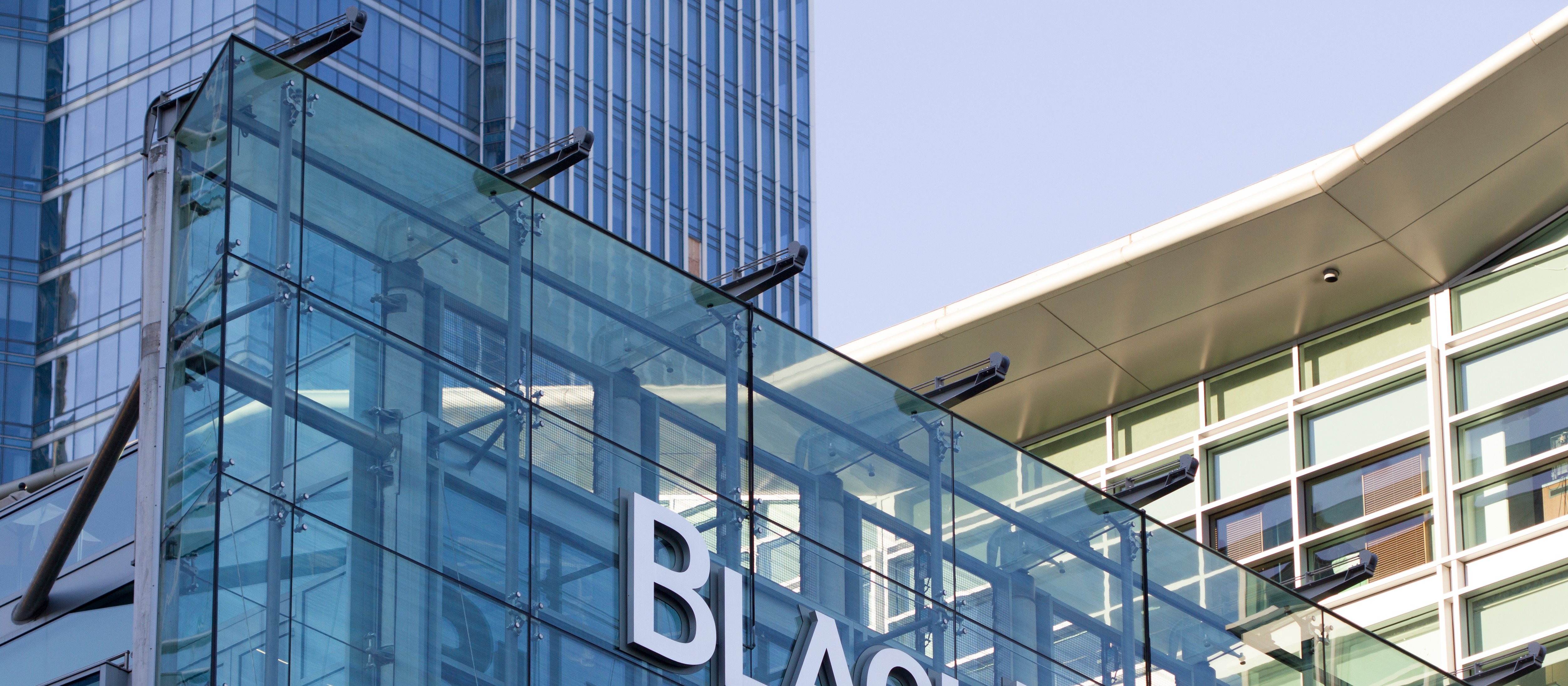 BlackRock podbija świat. Zarządza ponad 15 bilionami dolarów aktywów