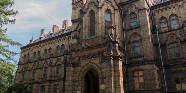 Dawny szpital maltański w Mokrzeszowie znów wystawiony na sprzedaż