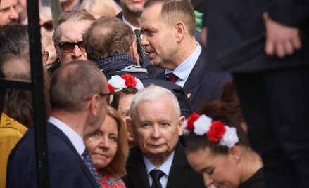 Prezes PiS Jarosław Kaczyński i Karol Nawrocki podczas Wielkiego Marszu z Okazji 1000-lecia Królestw