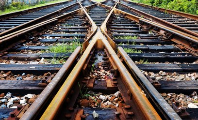 Mirbud miał przebudować trasę kolejową Rail Baltica, ale został wykluczony z przetargu z powodu błah