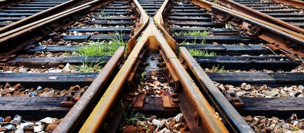 Mirbud miał przebudować trasę kolejową Rail Baltica, ale został wykluczony z przetargu z powodu błah