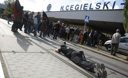 Protesty przed Zakładami Cegielskiego w proteście przeciw zwolnieniom, wrzesień 2009