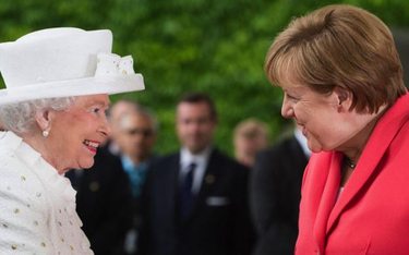 Elżbieta II ostrzegała w Berlinie przed podziałem Europy, co spodobało się kanclerz Merkel