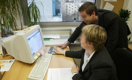 Stażysta pracuje dla firmy, ale to nie ona go wynagradza