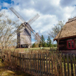 Muzeum we Wdzydzach to ponad 50 obiektów, m.in. zagrody i warszaty