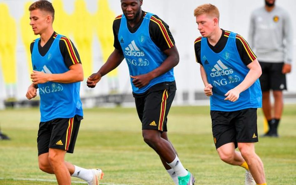 Belgia znów uważana jest za czarnego konia turnieju. Od lewej: Thorgan Hazard, Romelu Lukaku i Kevin