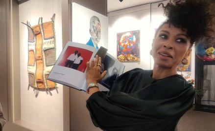 Omenaa Mensah prezentuje swoją galerię