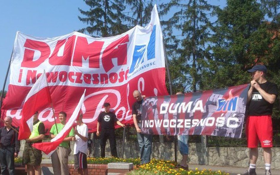 Duma i Nowoczesność: Trójce zatrzymanych grożą 2 lata więzienia