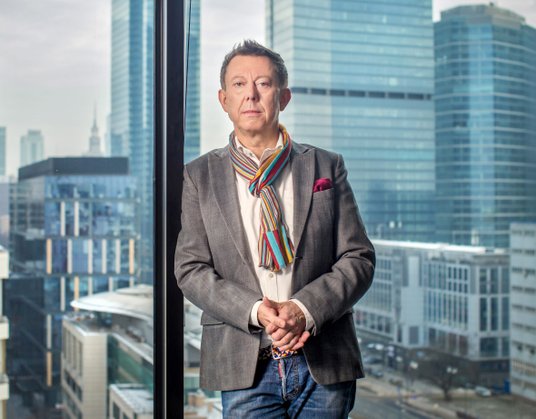 4,8 mln zł zaraz za podium najlepiej opłacanych prezesów banków w Polsce znalazł Przemek Gdański, pr