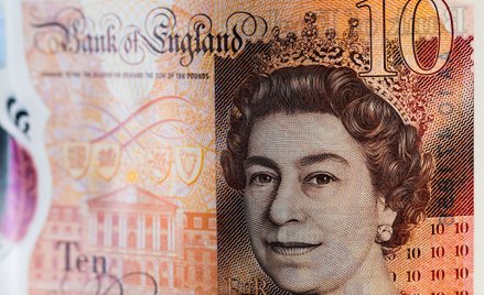 Prywatna posiadłość królowej zarobiła 20 mln funtów. Brexit zagrożeniem