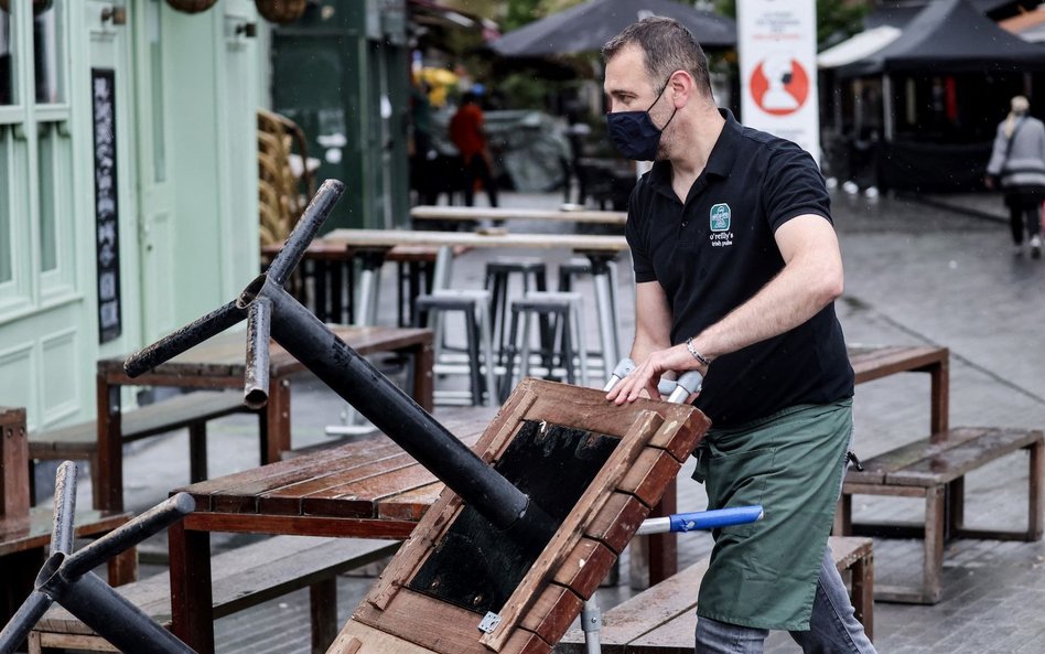 Bruksela: Policja interweniowała po otwarciu ogródków restauracji