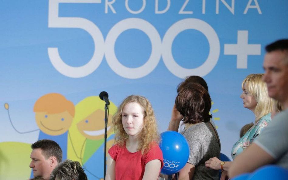 Podwyżka 500 plus. Wiceminister rodziny podał od kiedy