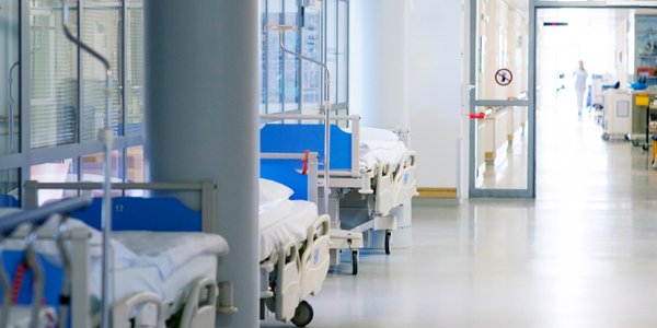 Krajowa Sieć Onkologiczna pod lupą. Dlaczego pacjenci wciąż nie mają równego dostępu do leczenia?