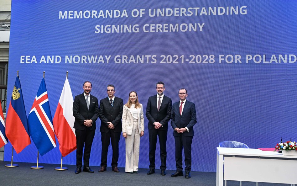 Minister funduszy i polityki regionalnej Katarzyna Pełczyńska-Nałęcz, następca tronu Norwegii, książ