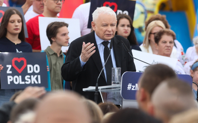 Prezes PiS Jarosław Kaczyński podczas Pikniku Prawa i Sprawiedliwości w Stawiskach, 23 lipca