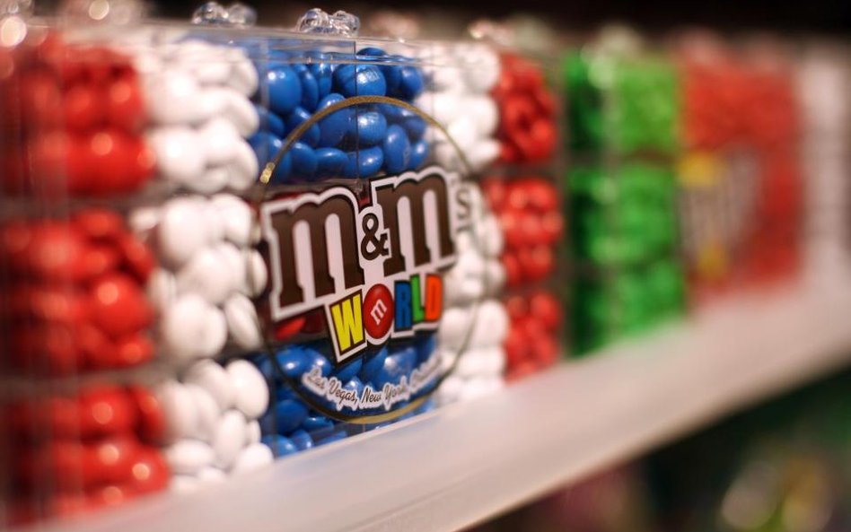 Dozowniki M&M's wycofane. Przypominały „jednorękich bandytów"