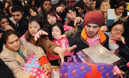 Londyński Harrods ruszył z wyprzedażą wczoraj o 10 rano.