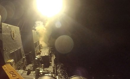 Amerykański okręt wystrzeliwujący pocisk Tomahawk