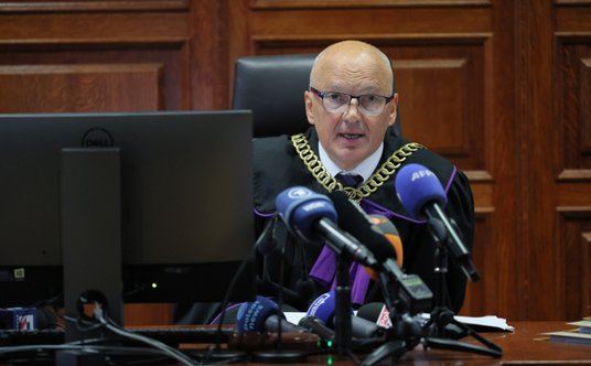 Sędzia Dariusz Łubowski na sali Sądu Okręgowego w Warszawie