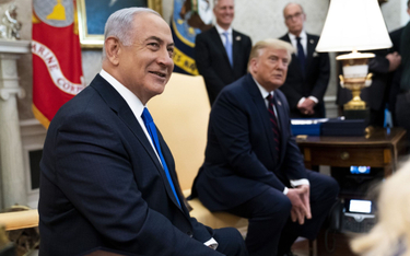 Premier Beniamin Netanyahu zaszcze-
-pił się w Izraelu jako pierwszy