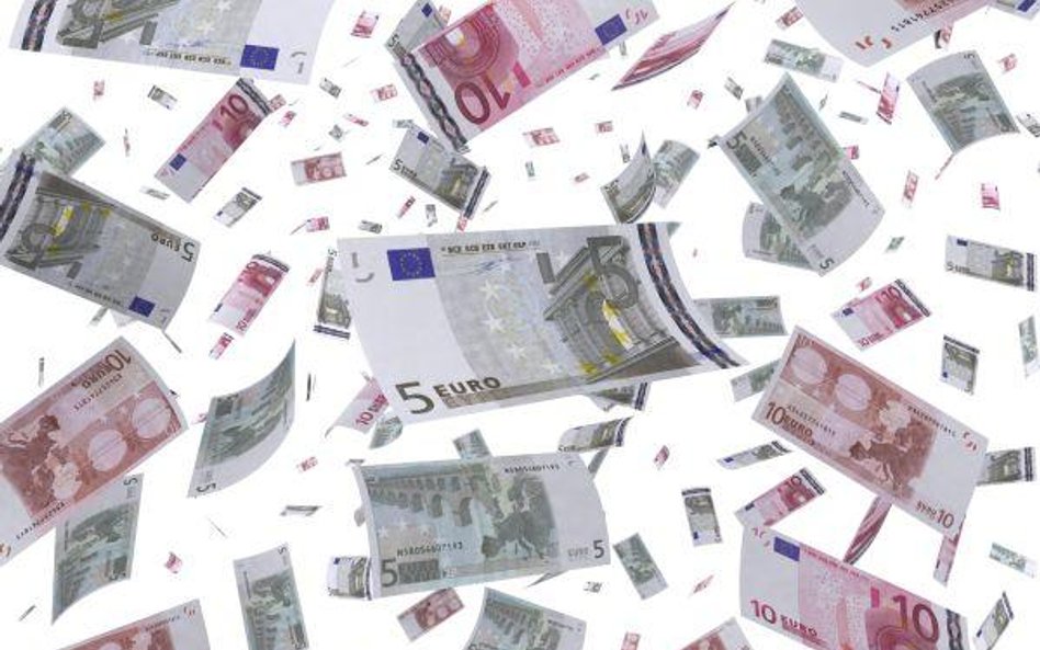 Większość bankowców (76 proc.) jest zwolennikiem przystąpienia Polski do unii walutowej - wynika z b
