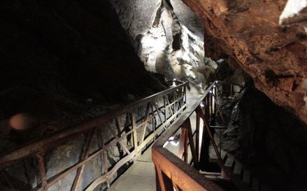 Jaskinie w Han-sur-Lesse w Belgii