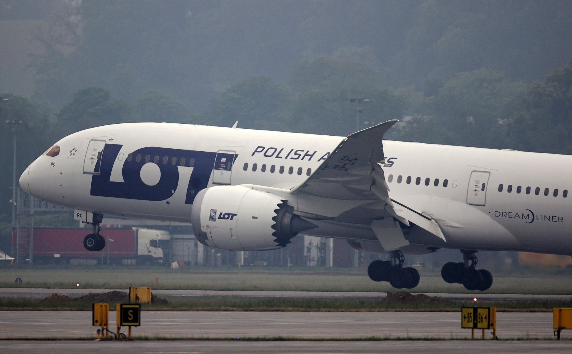 LOT otwiera całoroczne trasy z Krakowa do Rzymu, Barcelony i Madrytu