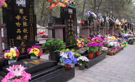 Pekin naciska na ekologiczne pogrzeby