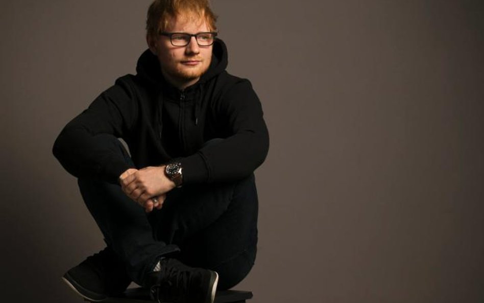 Ed Sheeran rocznik 1991, piosenkarz, autor testów i producent.