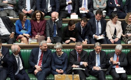 Theresa May apeluje o "honorowy kompromis" ws. brexitu