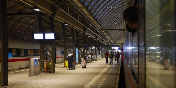 Nox Mobility uruchamia nocne pociągi z prywatnymi kabinami — trasy z Polski