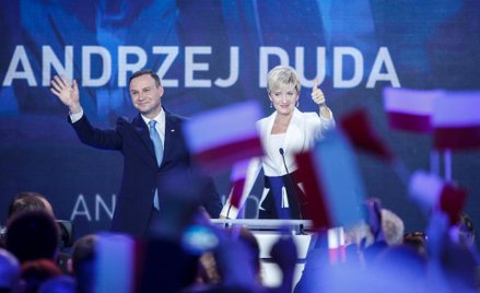 Andrzej Duda z żoną Agatą na konwencji podsumowującej kampanię przed pierwszą turą wyborów